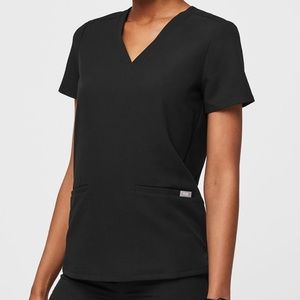 Women’s Figs scrub top!